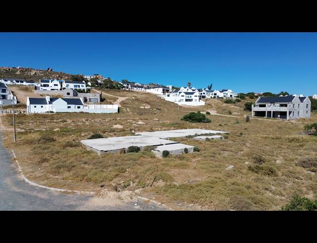 818M² VACANT LAND FOR SALE IN DA GAMA BAY